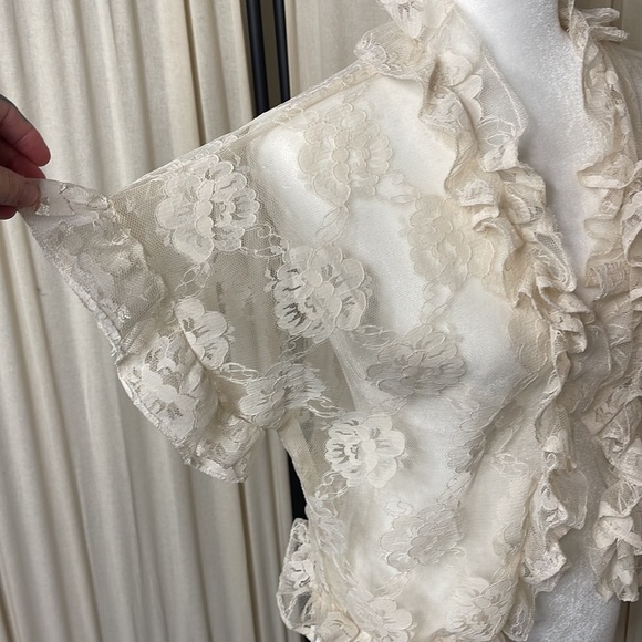 EUC- VINTAGE HAND MADE DELICATE LACE BLAZER SIZE SIZE LARGE - Picture 6 of 8